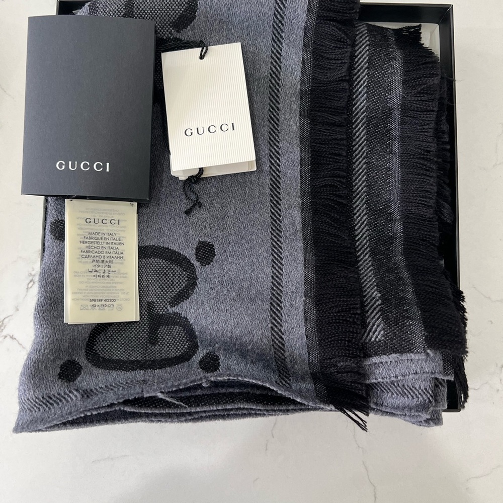 Gucci scarf limited addition - Picture 2 of 6